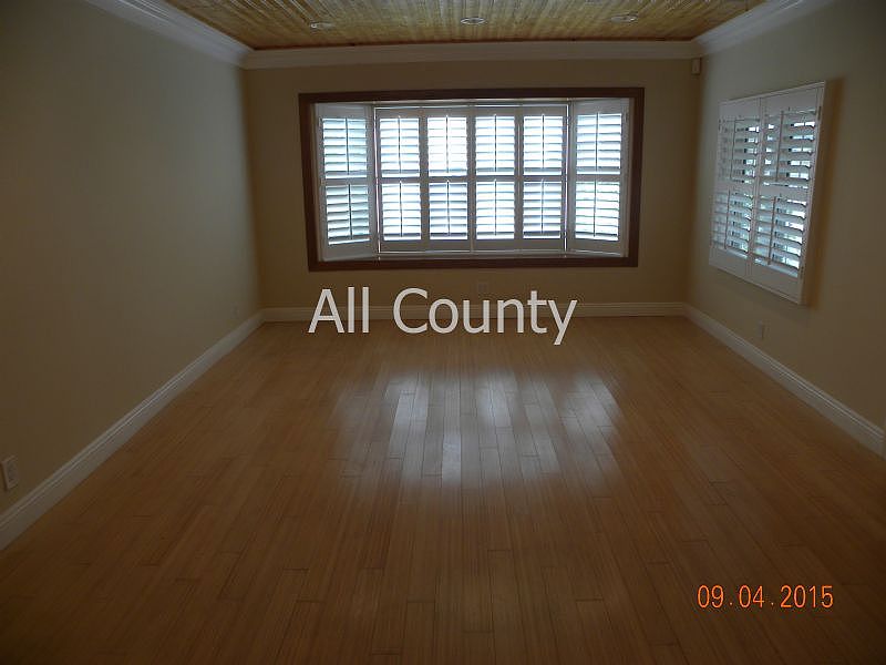 2nd image of 10417 Cimarron St