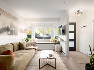 329 Garden Dr, Vancouver, BC V5L 4Z1