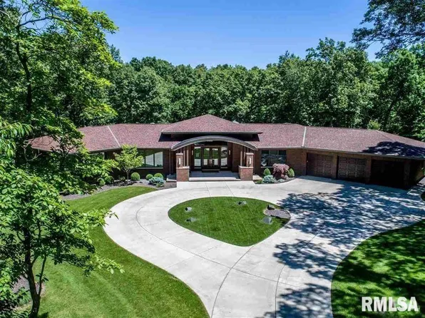 440 Linden St, Pekin, IL 61554