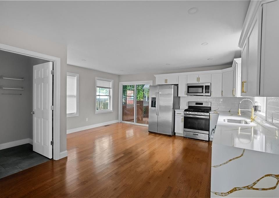 1st image of 11 Baldwin Ct