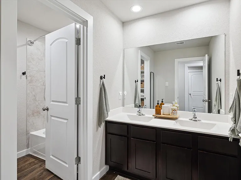 9833 Glen Brook Ln — Photo 15