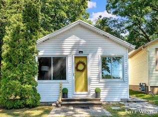 16861 Highland Ave, Spring Lake, MI 49456