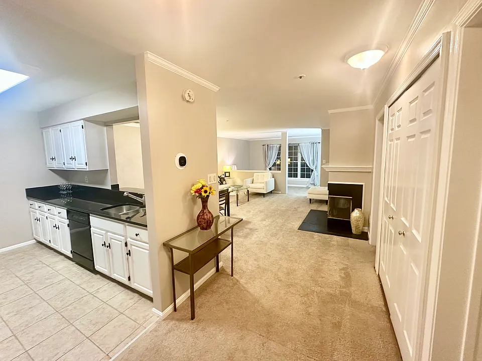 244 S Reynolds St #306