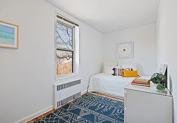 5th image of 221 McDonald Ave APT 4L