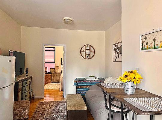2nd image of 536 9th Ave APT 2RN