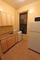 Rented by Robyn Lee, LREB