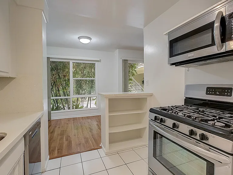 10584 Santa Monica Blvd #103 — Photo 4