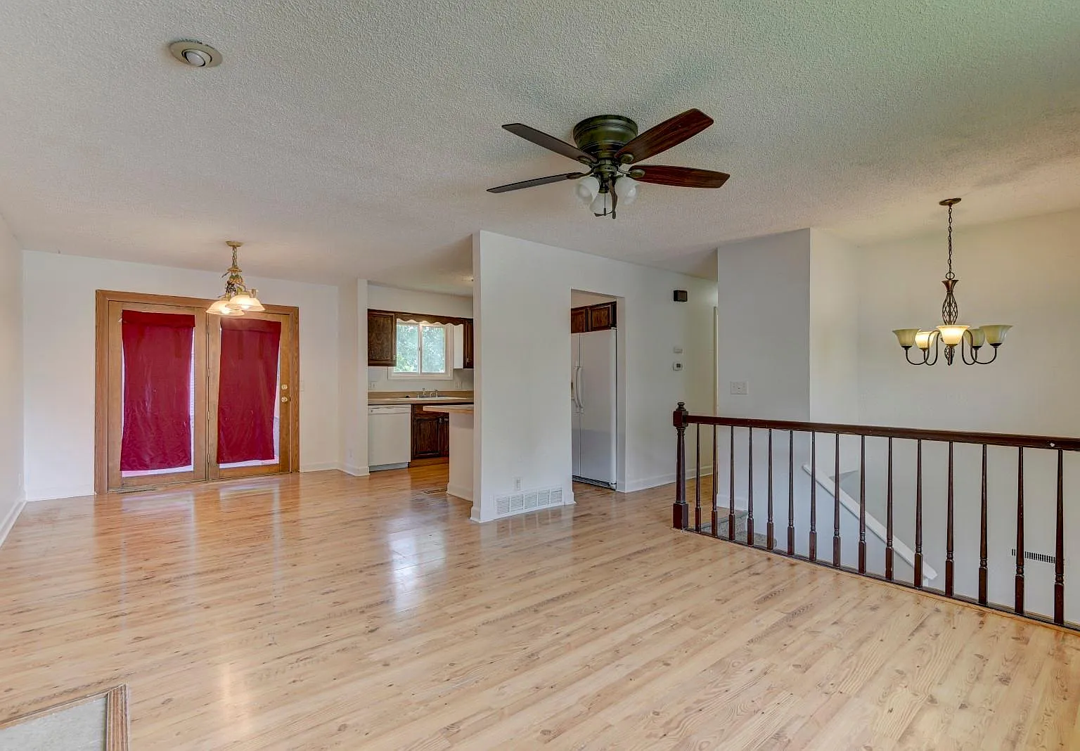 3514 Glory Cir — Photo 4