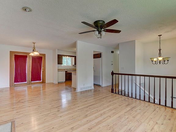 4th image of 3514 Glory Cir
