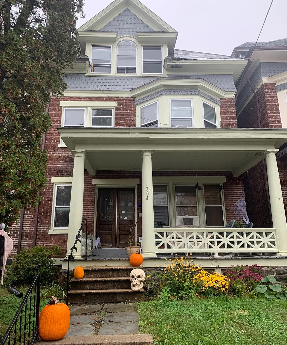 1304 N Clayton St — Photo 1