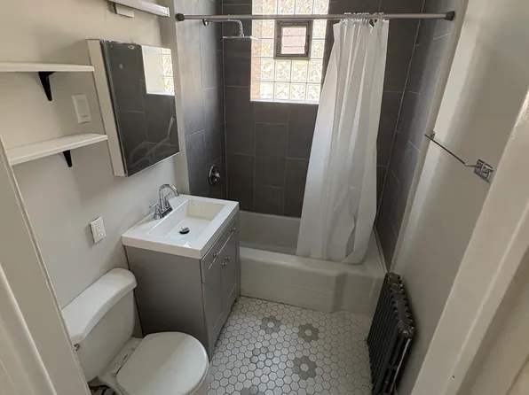 3444 N Paulina St #1, Chicago, IL 60657