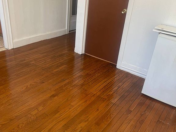 5th image of 920 E 223rd St Floor 2