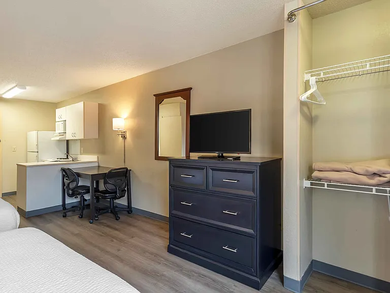 Studio Suite - 2 Full Beds