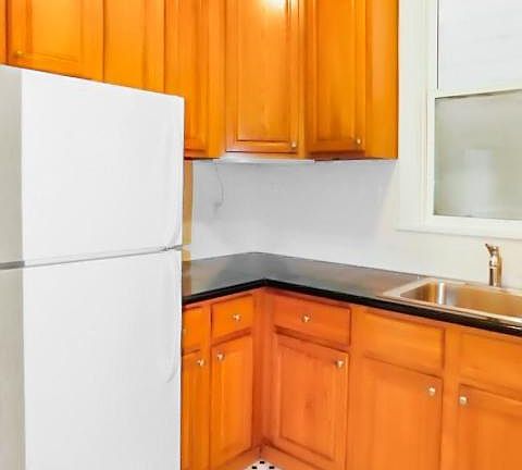 2nd image of 1053 Bush St APT 2