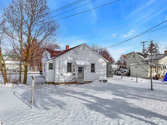 5th image of 106 E Mitchell St