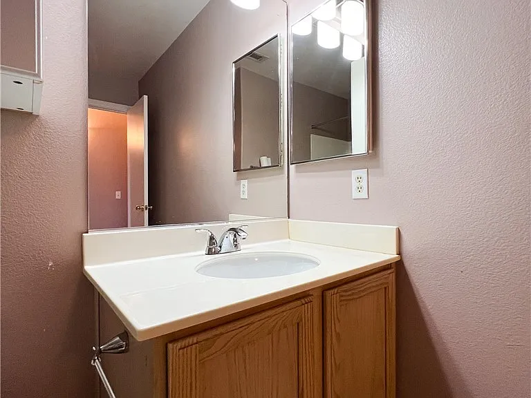 2100 Quarry Ridge St #207 — Photo 63