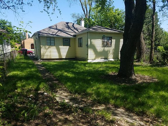 4th image of 20225 Lyndon St