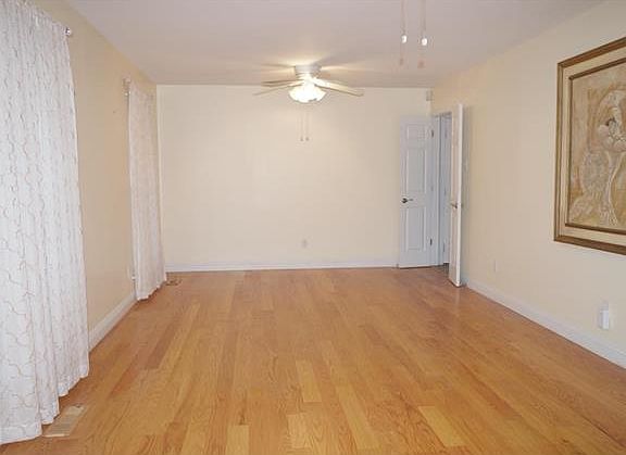 3rd image of 3864 Monsols Dr