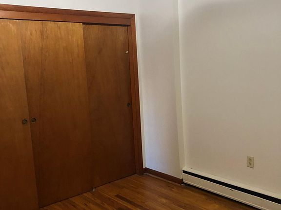 5th image of 329 N Hanover St #1R