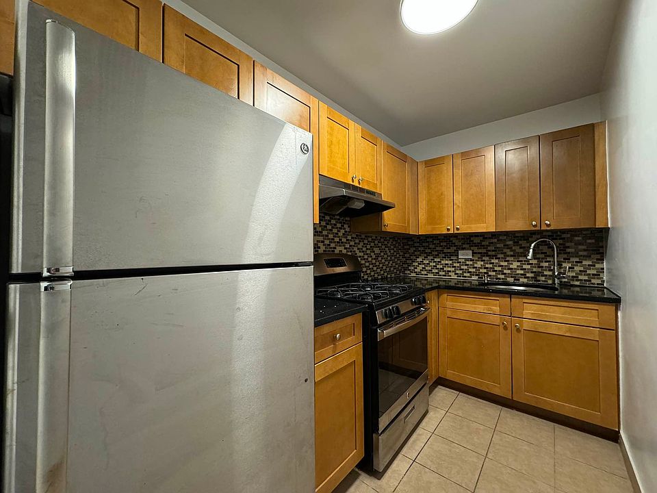 1st image of 3324 Parsons Blvd APT 6N