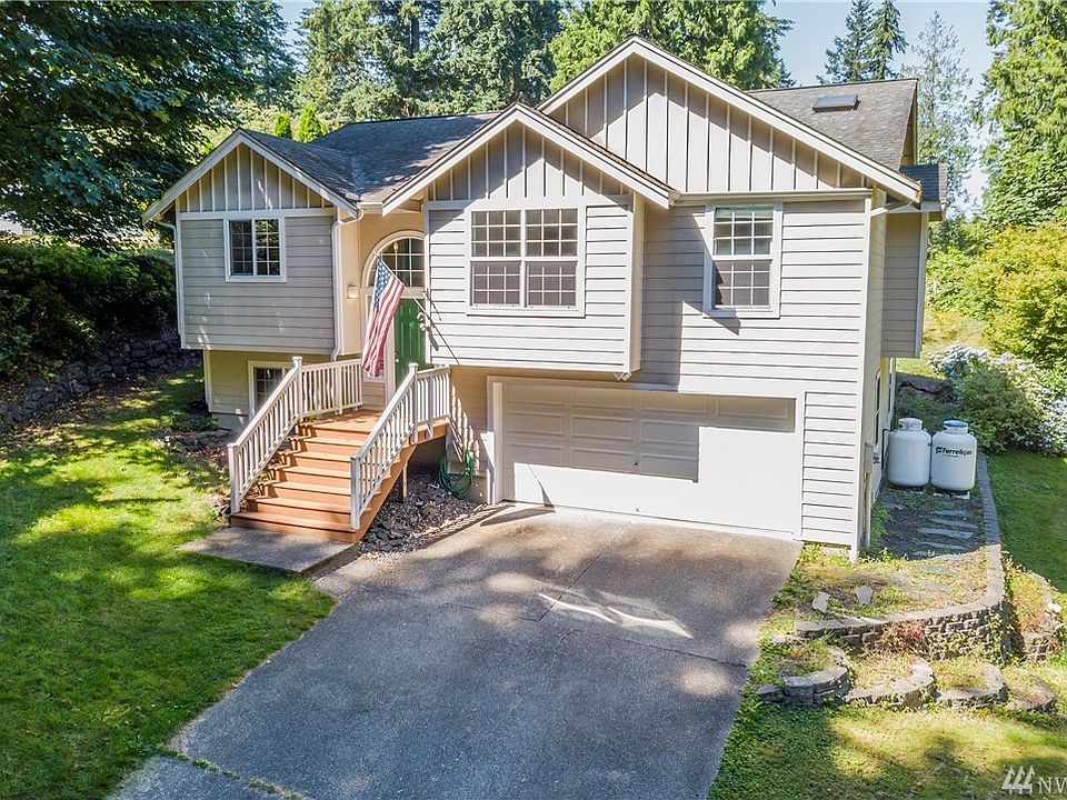 1st image of 2465 Lakehurst Dr