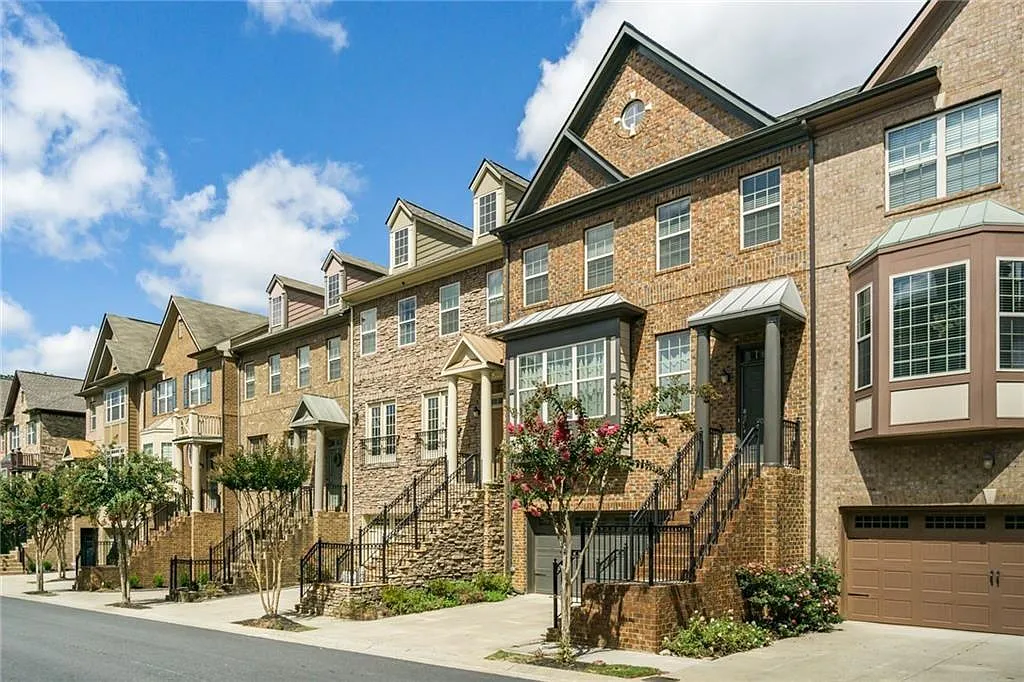5 bed, 4.5 bath, $4,500 — Photo 2