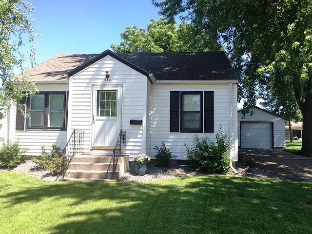 1st image of 511 1st Ave SE
