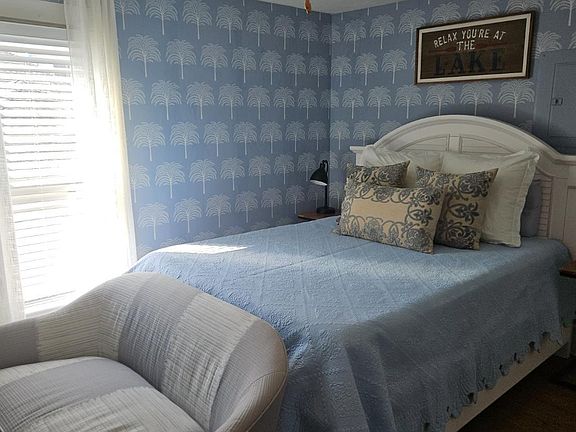 4th image of 162 Walnut Ave #2