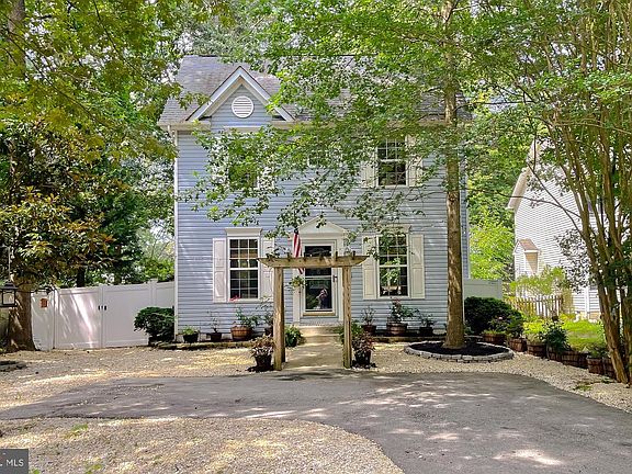 2nd image of 19137 Lake Dr