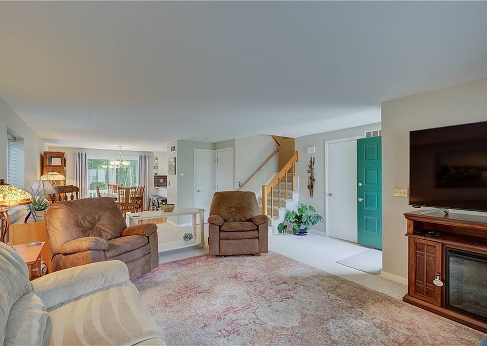 Glen Oaks Condominiums 320 Westmoreland St Narragansett RI Zillow