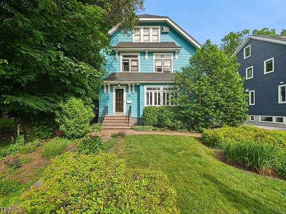 2nd image of 424 Clark St