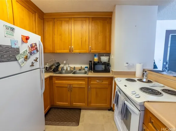 1535 Pensacola St APT 907, Honolulu, HI 96822
