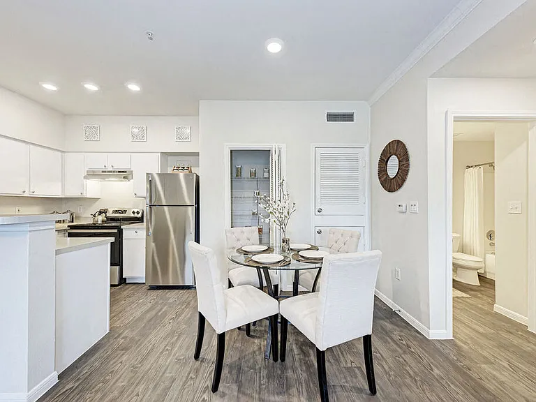 Chandler Creek Apartments — Photo 23