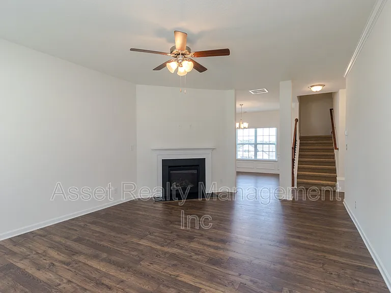 4831 Birchcrest Ln — Photo 9