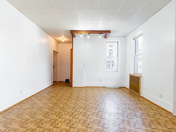 3rd image of 43 Saint Marks Pl APT 4B