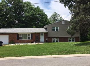 46 Saint Rose Dr, Collinsville, IL