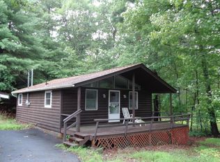 113 Doolan Rd, Dingmans Ferry, PA 18328