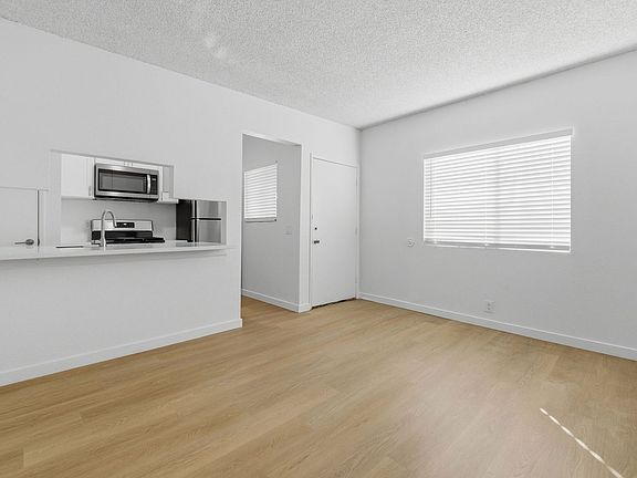 5th image of 6301 Nightingale St #13