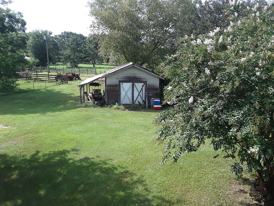 Backyard garden shed. 