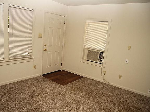 2nd image of 924 McCully St