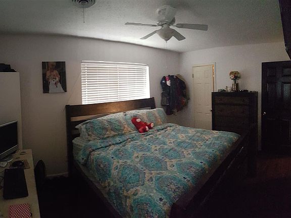 5th image of 805 Mimosa St