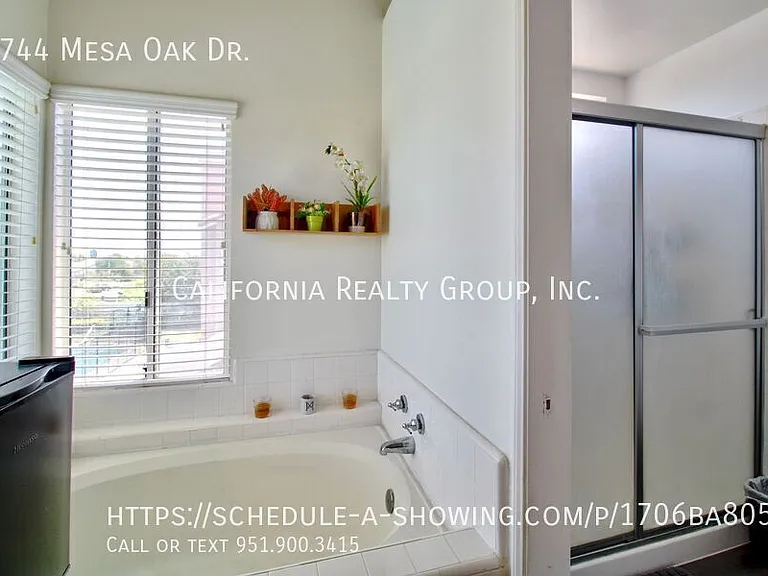 8744 Mesa Oak Dr — Photo 32