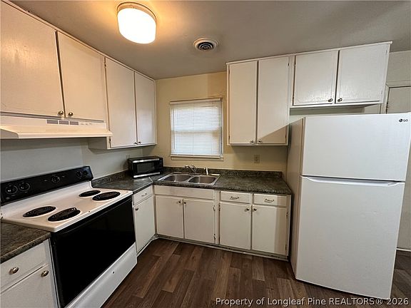 3rd image of 613 Kellam Cir