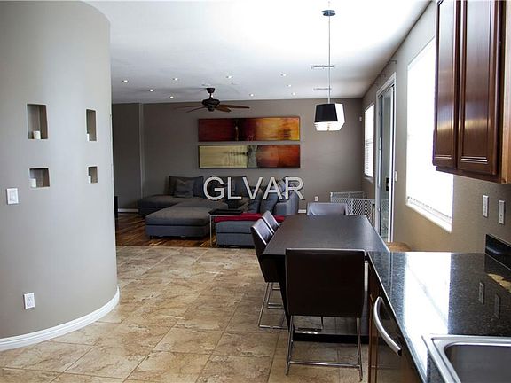 5th image of 10256 Binda Ct