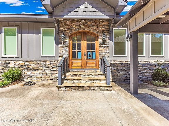 3rd image of 25 Boardwalk Ln