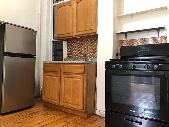 5th image of 737 Dekalb Ave APT 2F