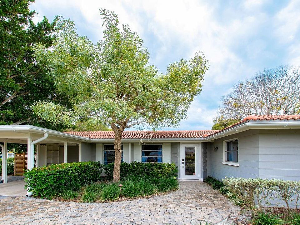 1st image of 215 Gulf Dr
