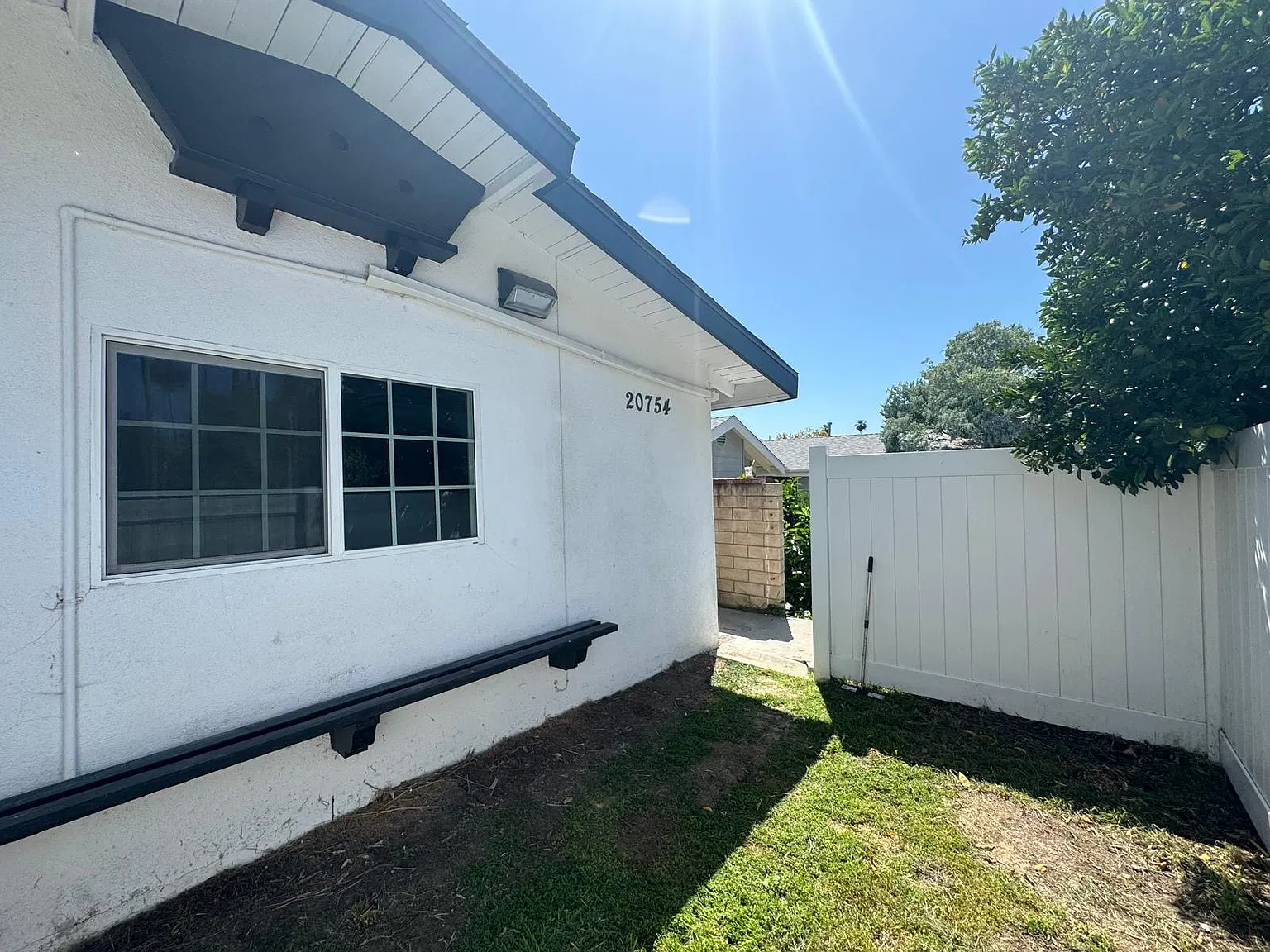 Studio, 400 sqft, $2,200 — Photo 1