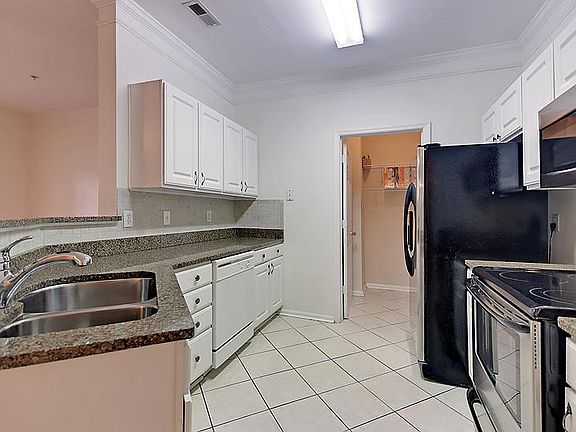 5th image of 1557 Cambridge Lakes Dr #306D