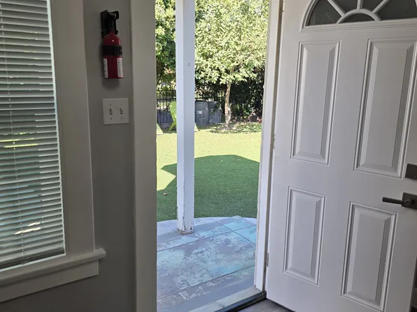 193 1/2 Clinton St, Pasadena, CA 91103